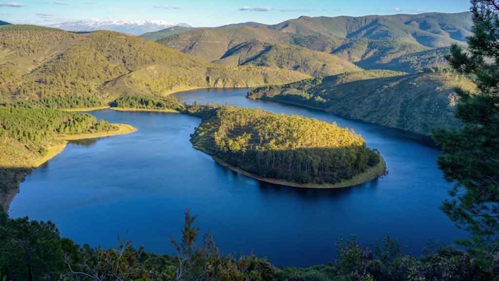 Las Hurdes: Guía para una escapada de naturaleza y leyenda Orografia De Las Hurdes