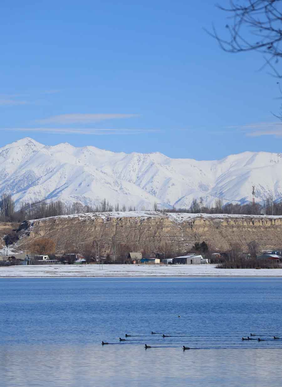 Guía para viajar a Kirguistán o Kyrgyzstan Lago Issyk Kul