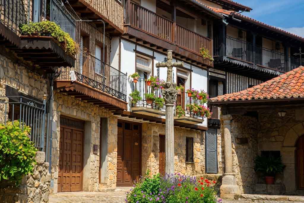 Guía de viaje a la Sierra de Francia: pueblos con encanto, rutas y un itinerario de 3 días Mogarraz