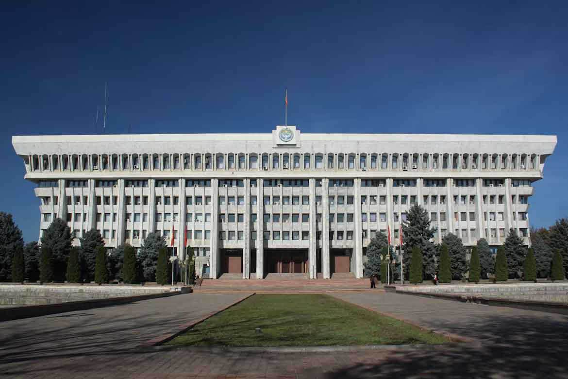 Guía para viajar a Kirguistán o Kyrgyzstan Cultura Rusa En Bishkek